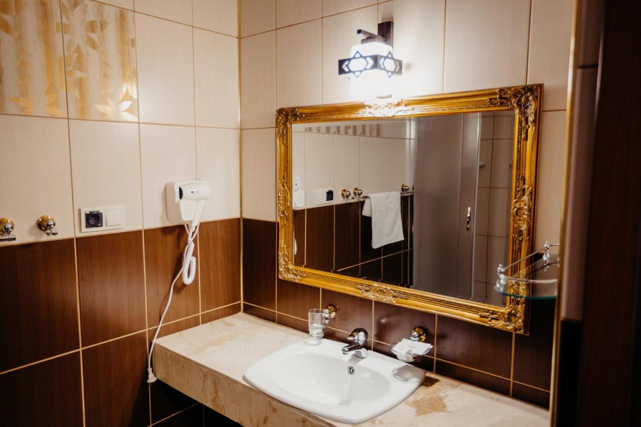 Hotel Korczowa Mlyny  Экстерьер фото