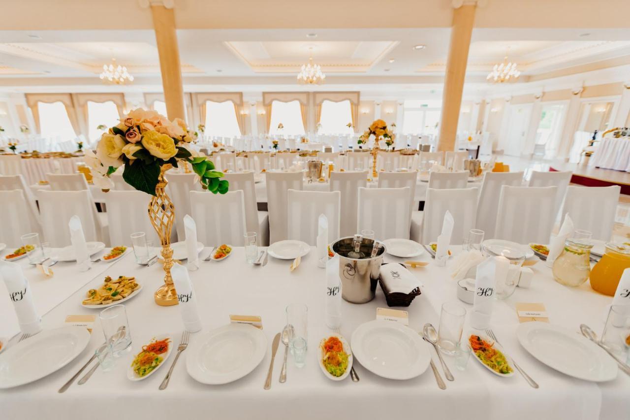 Hotel Korczowa Mlyny  Экстерьер фото